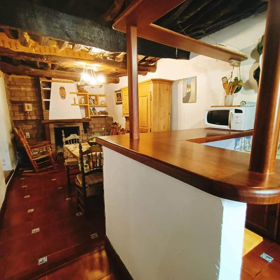 Villa Castano Real Atalbeitar Esterno foto